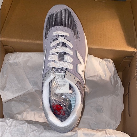 New Balance 574+ grey sneakers size 8.5 - Picture 2 of 10